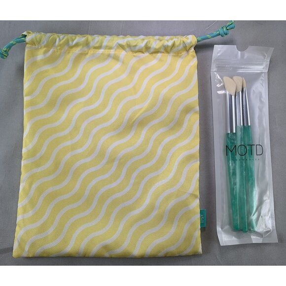 MOTD Cosmetics 3-Piece Makeup Brush Set Aqua Handles BONUS Yellow Wave Pouch - Picture 5 of 10